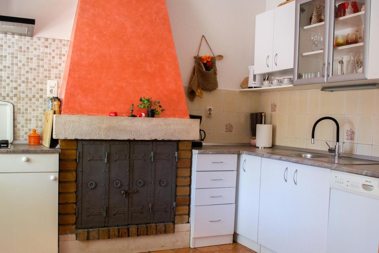 Stone House Dioniz Villa Brnistrova Bagian luar foto